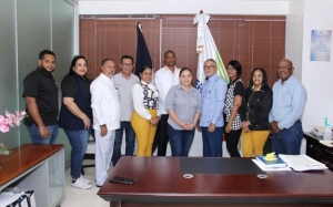 Comisión de El Salvador visita instalaciones del Merca Santo Domingo